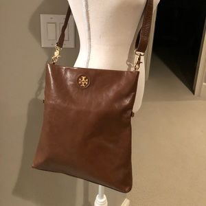 Like New: Gorgeous Tory Burch Dena Messenger Bag!
